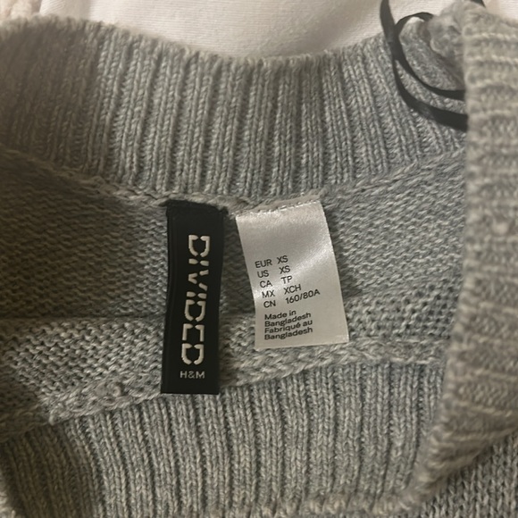 H&M Sweater - Picture 3 of 4